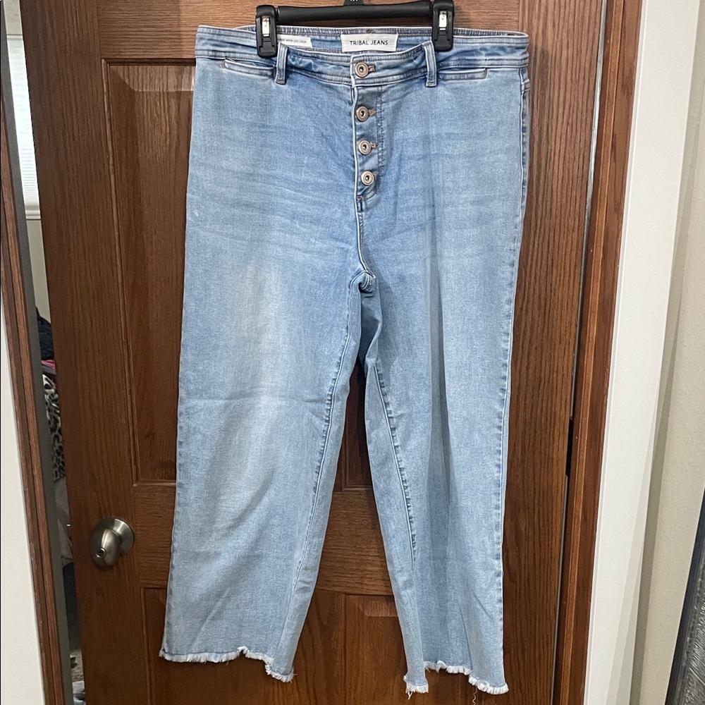 Tribal Audrey, mid rise, wide leg crop size 12
